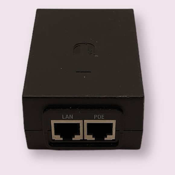 Ubiquiti Gigabit POE-48-24W-G Ethernet Adapter 48V .5A - Picture 1 of 3